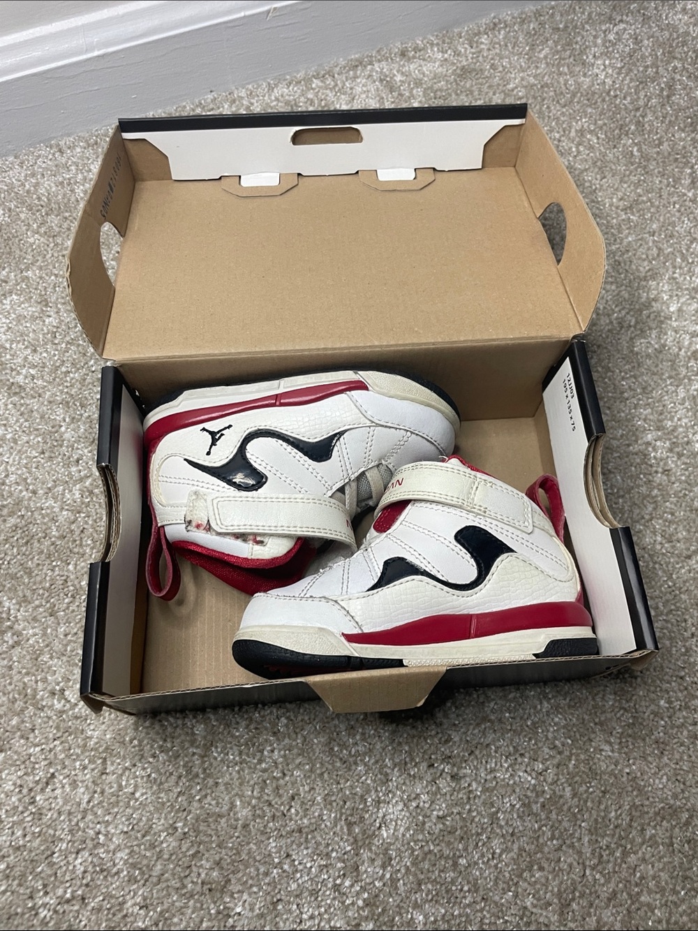 Jordan Shoe Box with Red & Black Label - Picture 1 of 4